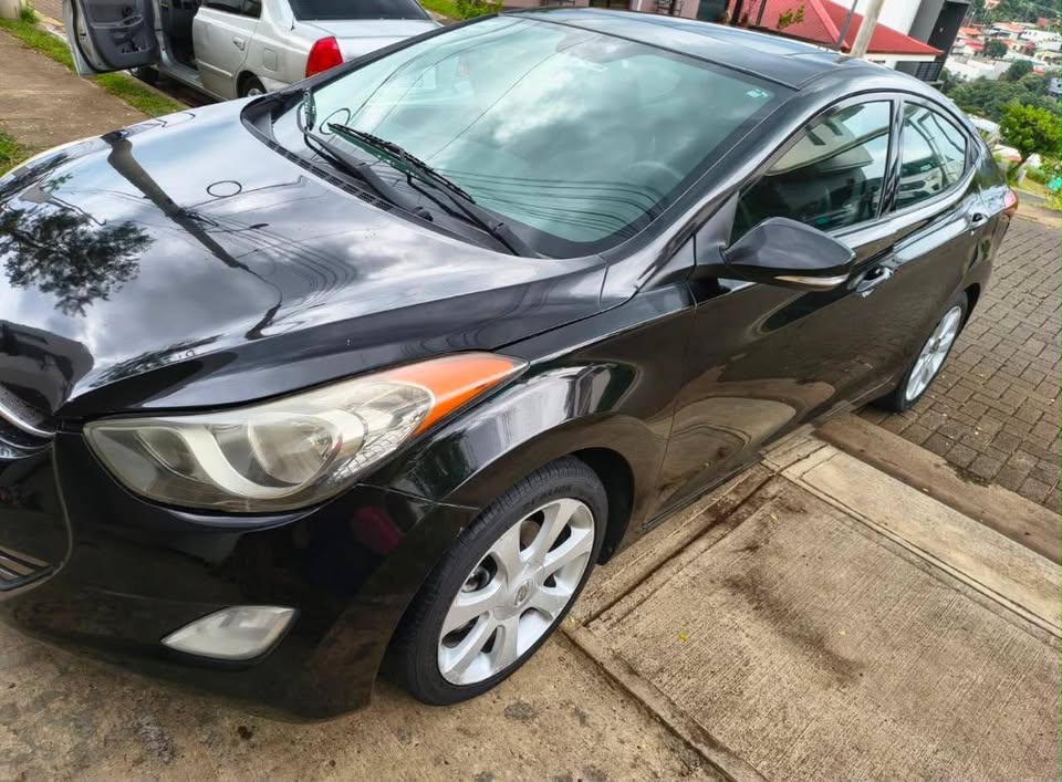 2013 Hyundai Elantra - foto 2