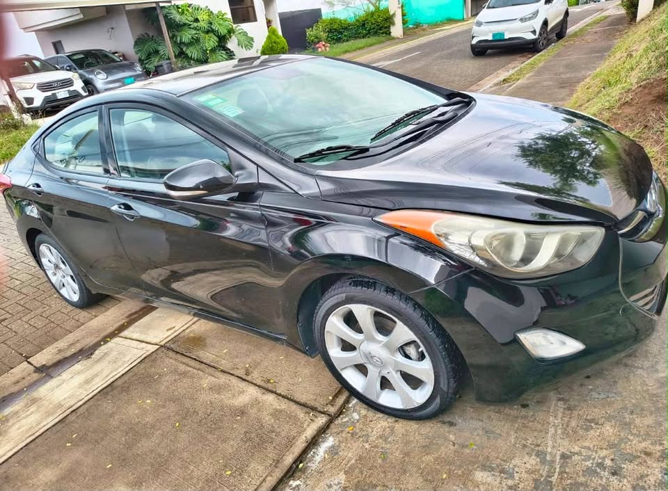 2013 Hyundai Elantra - foto 3