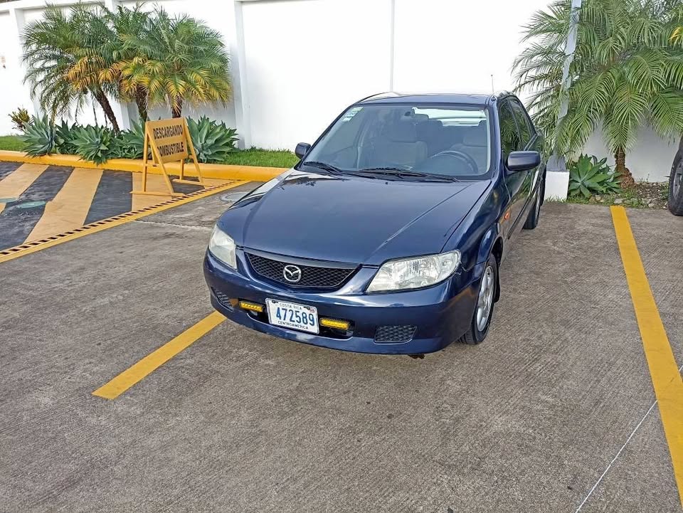 2002 Mazda 323