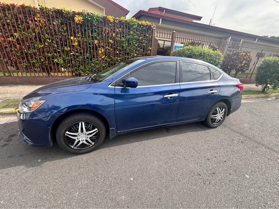 2016 Nissan Sentra - foto 2