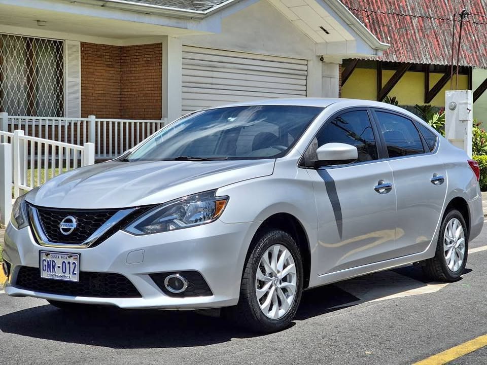 2019 Nissan Sentra - foto 1