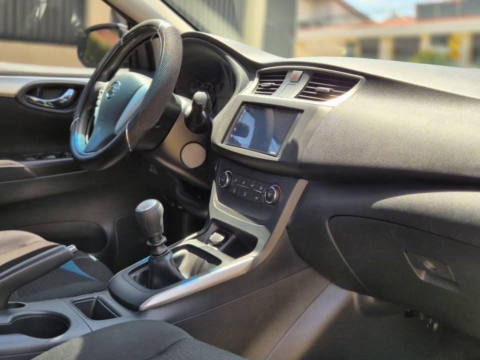 2019 Nissan Sentra - foto 4