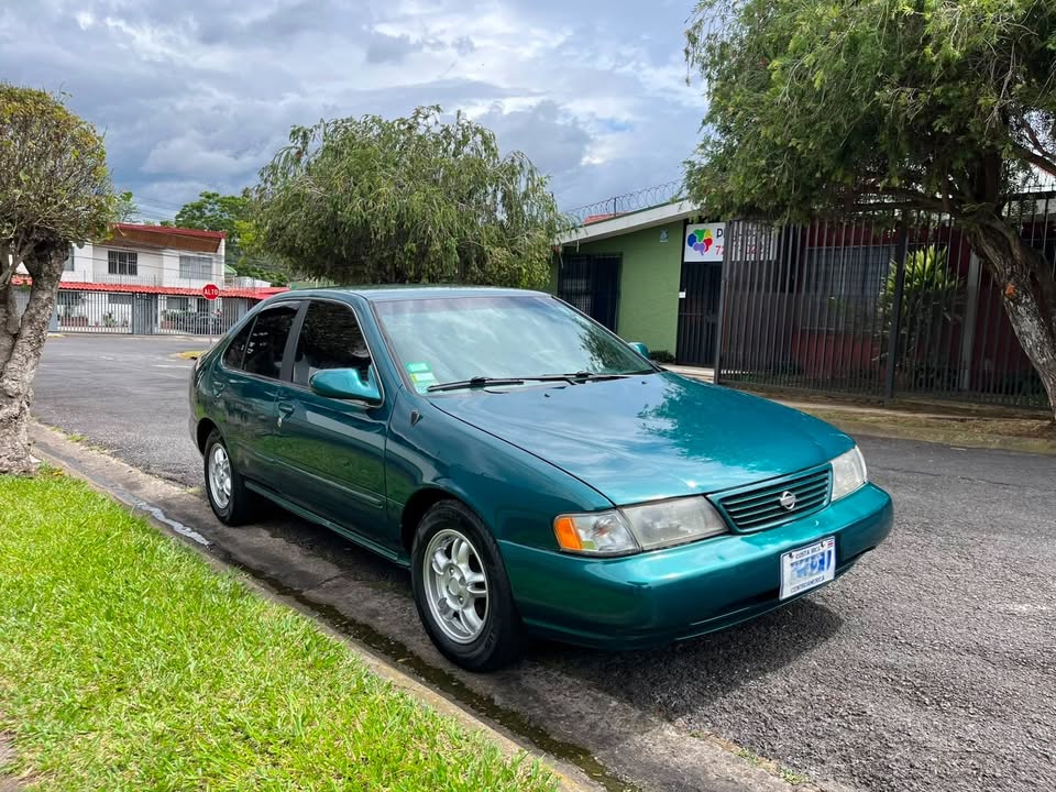 1997 Nissan Sentra - foto 2