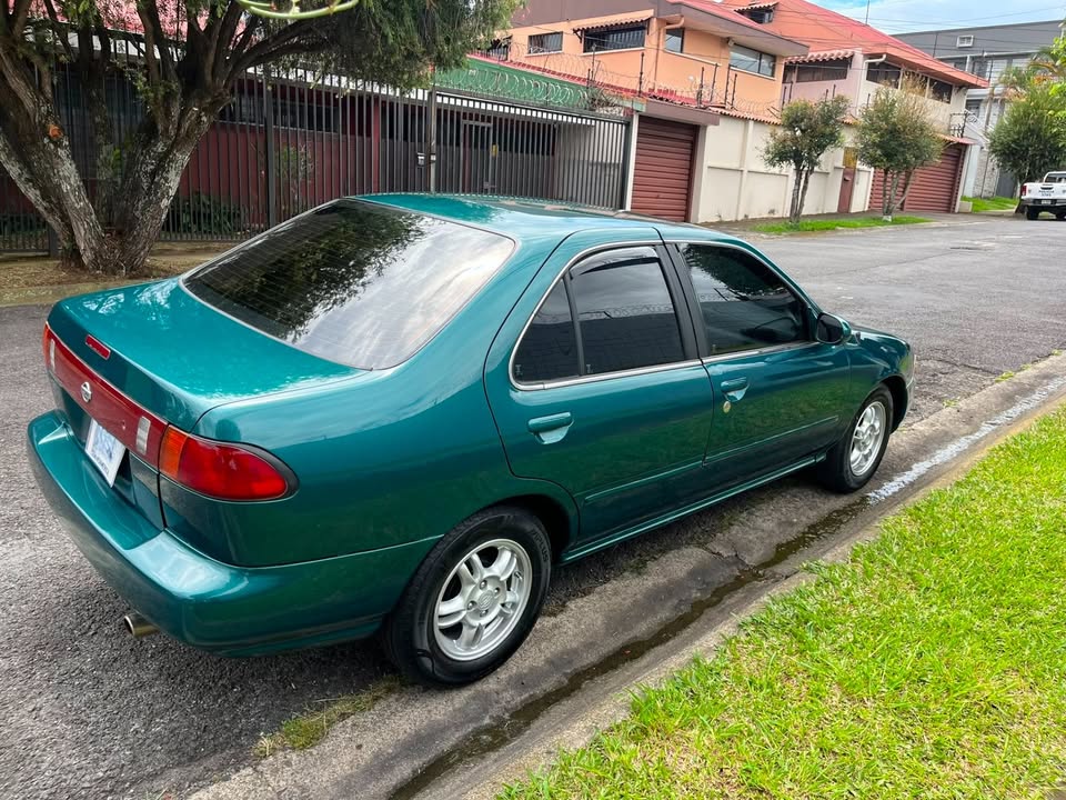 1997 Nissan Sentra - foto 5