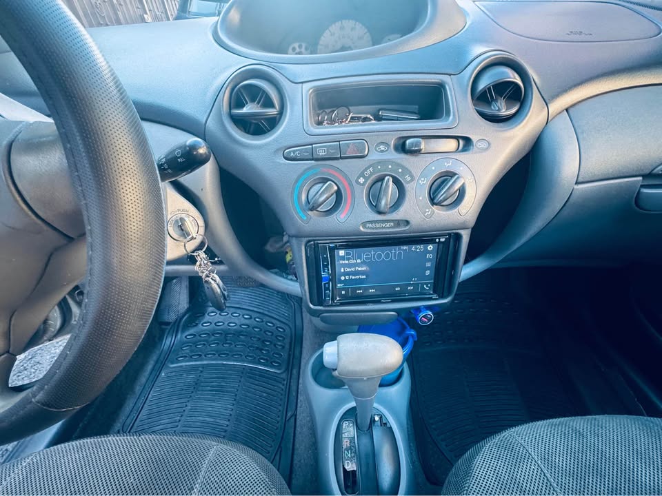 2004 Toyota Yaris - foto 2