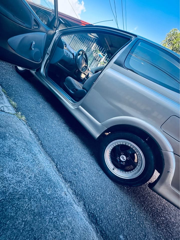 2004 Toyota Yaris - foto 5