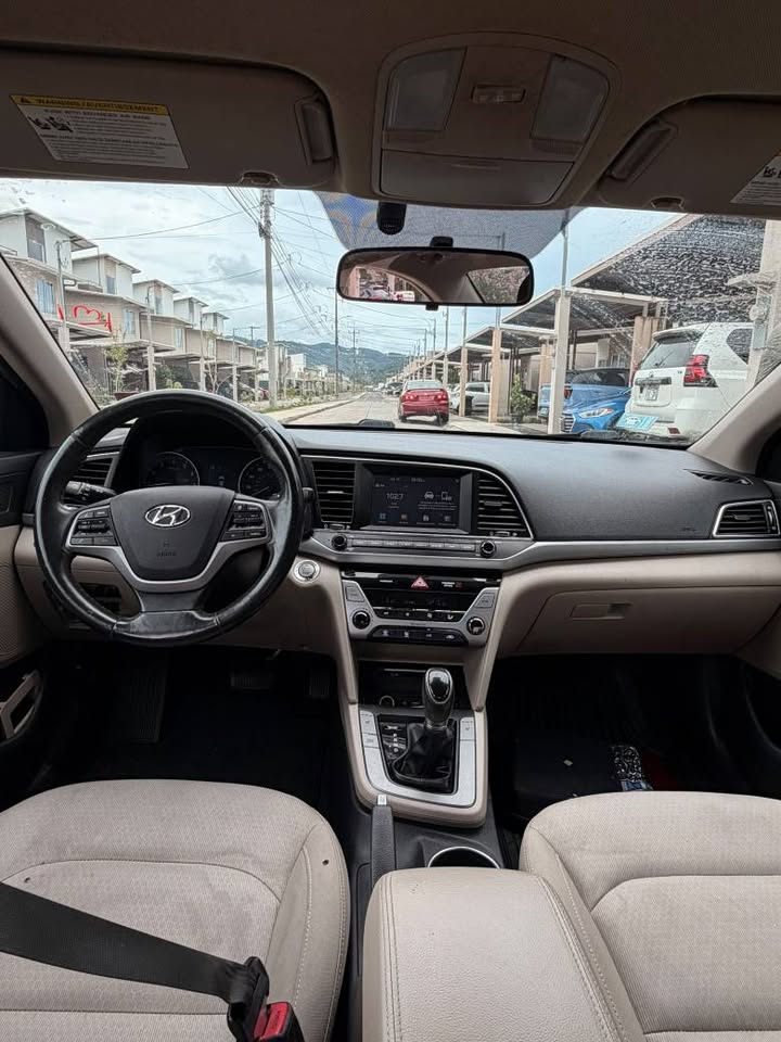 2017 Hyundai Elantra - foto 3