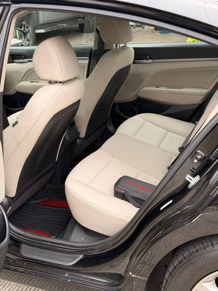 2017 Hyundai Elantra - foto 4