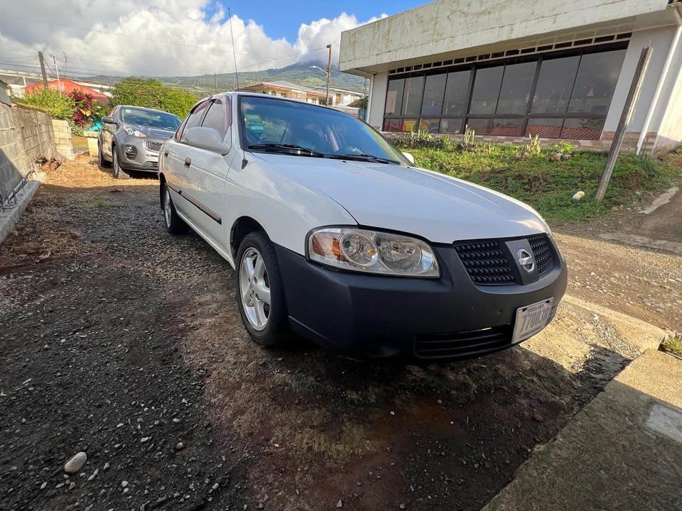 2005 Nissan Sentra - foto 2