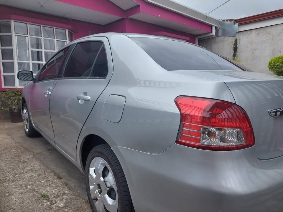 2012 Toyota Yaris - foto 3