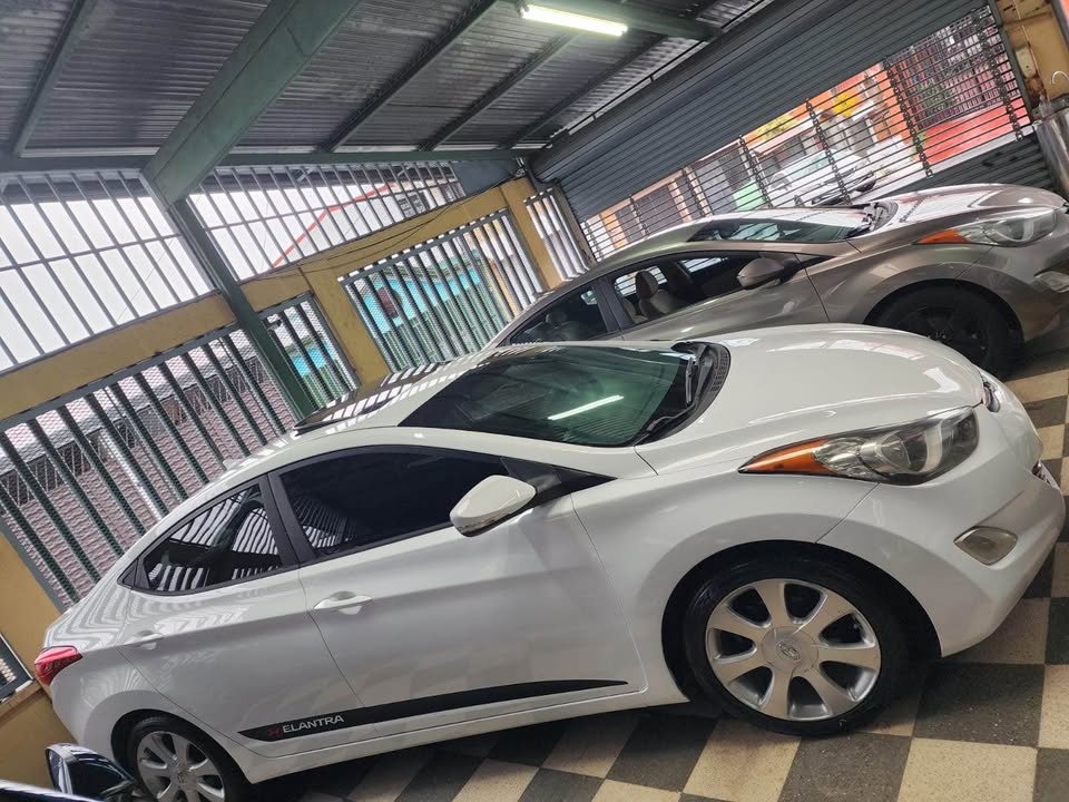 2012 Hyundai Elantra - foto 4
