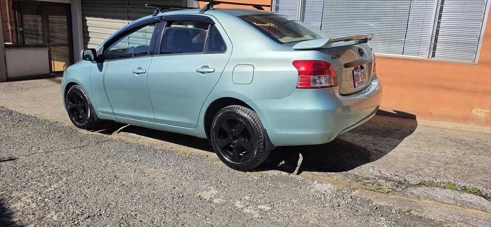 2008 Toyota Yaris - foto 2