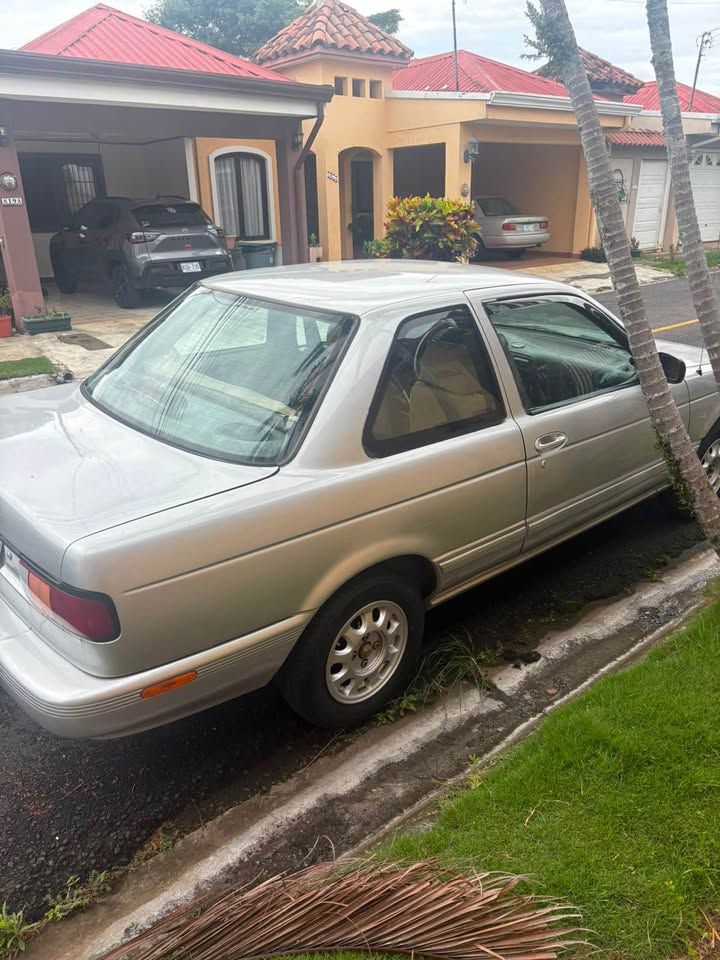 1994 Nissan Sentra - foto 2
