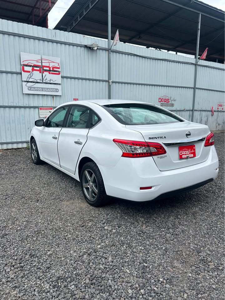 2015 Nissan Sentra - foto 4