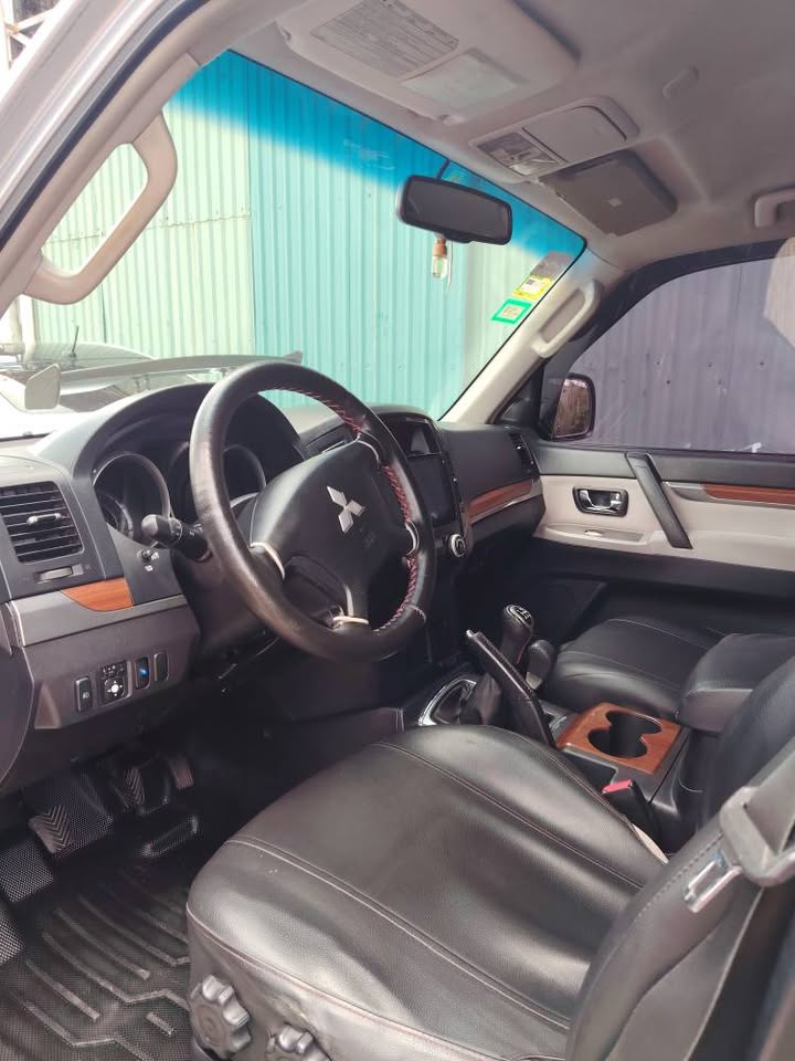 2008 Mitsubishi Montero - foto 2