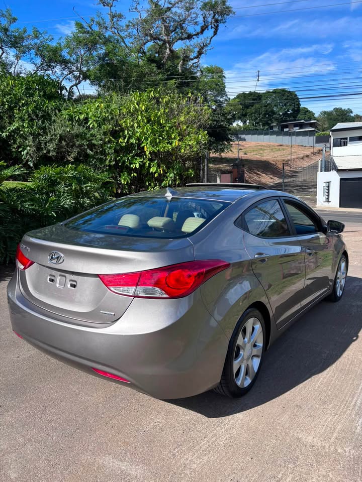 2011 Hyundai Elantra - foto 4