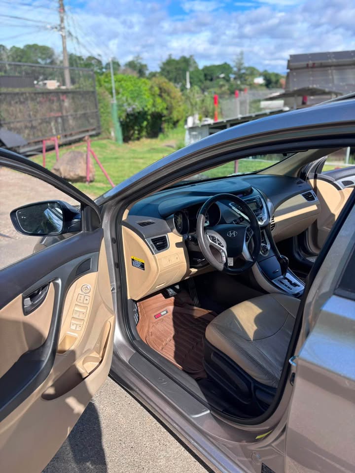 2011 Hyundai Elantra - foto 5