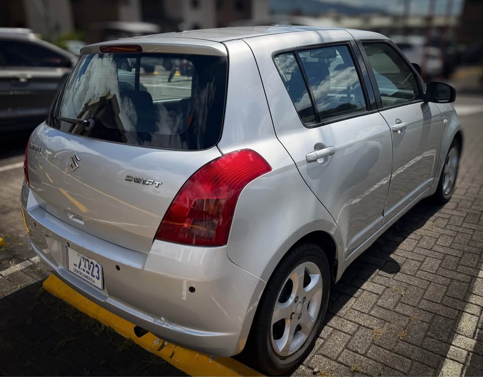 2007 Suzuki Swift - foto 2