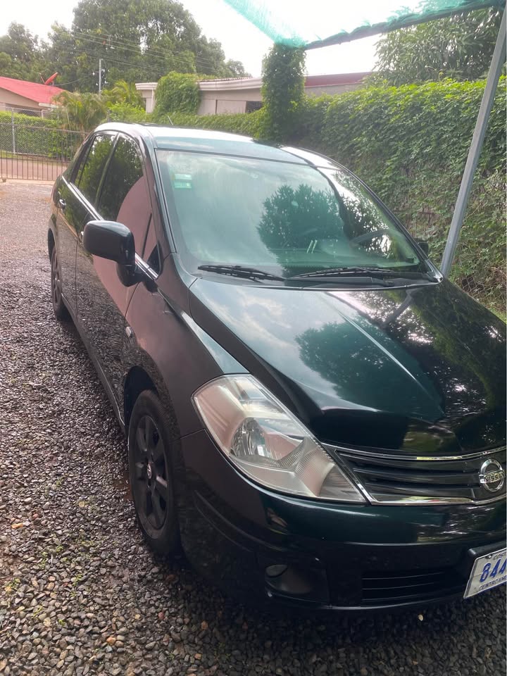 2011 Nissan Tiida - foto 2