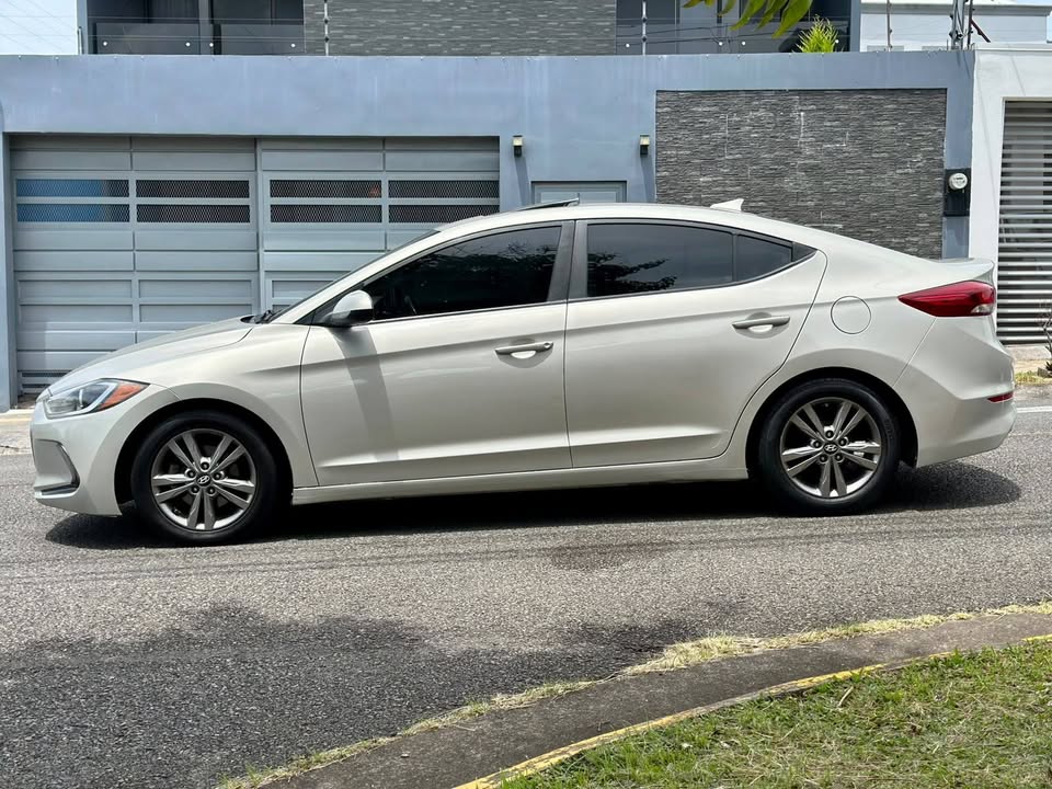 2017 Hyundai Elantra - foto 3