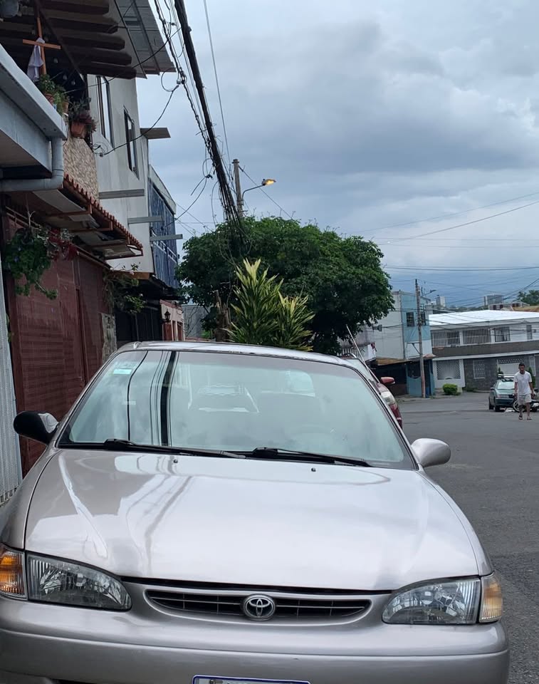1998 Toyota Corolla - foto 2
