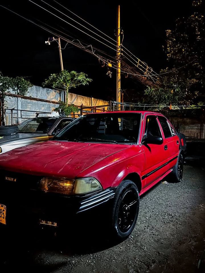 1989 Toyota Corolla - foto 2