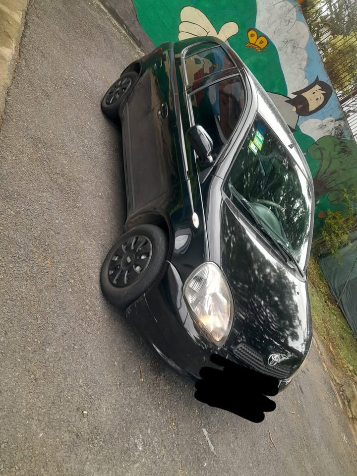 2003 Toyota Yaris - foto 2