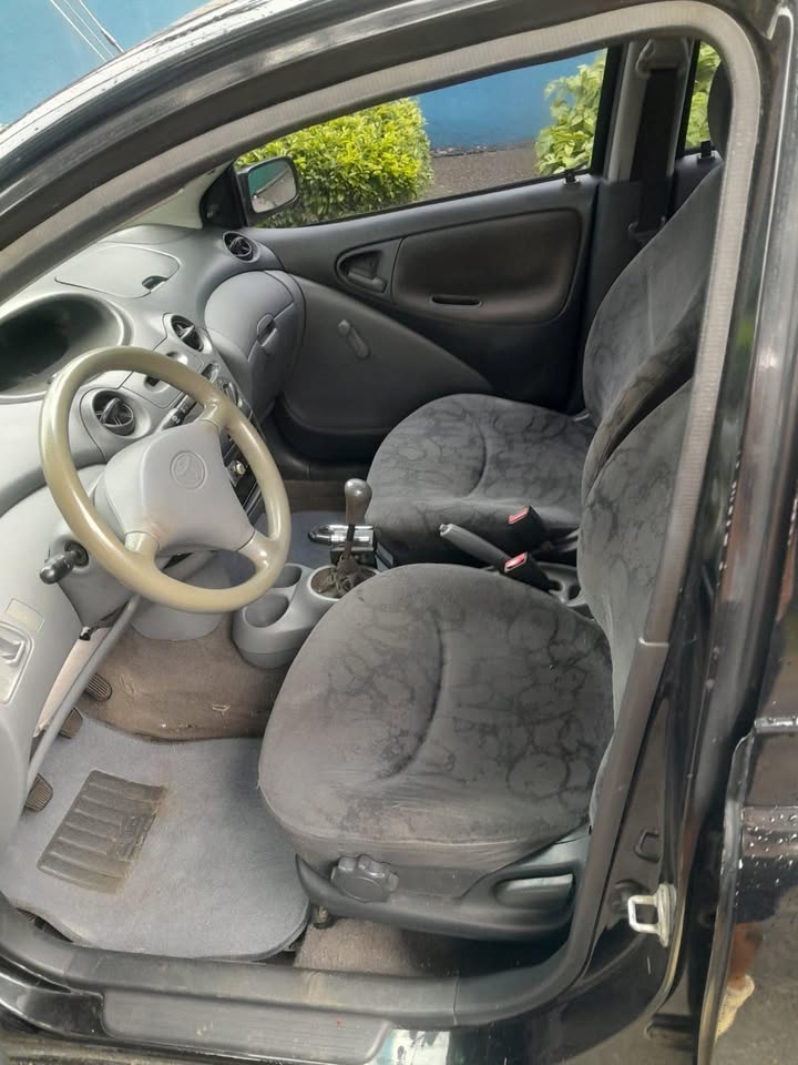 2003 Toyota Yaris - foto 5