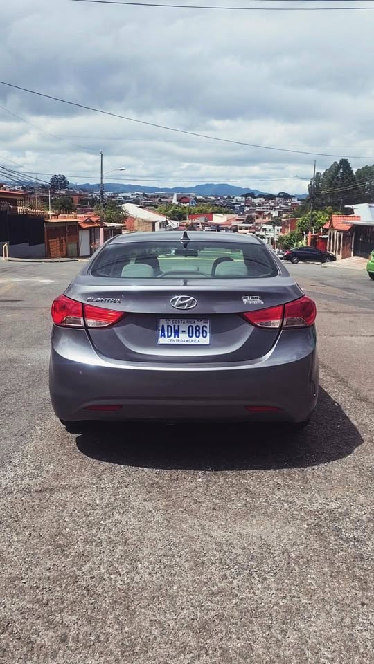 2013 Hyundai Elantra - foto 4
