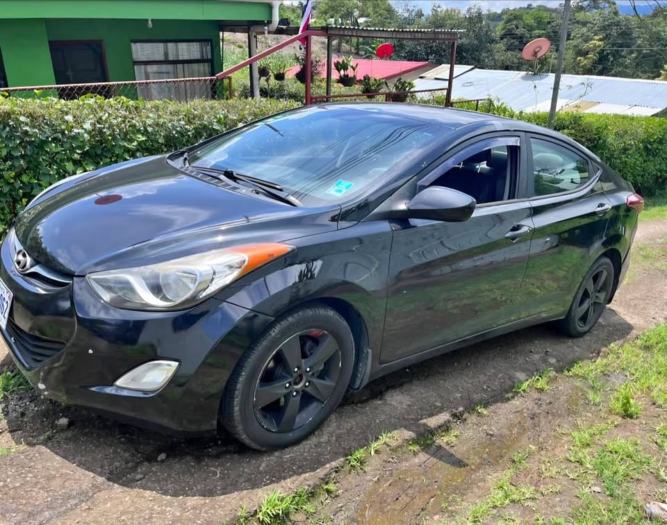 2012 Hyundai Elantra - foto 2