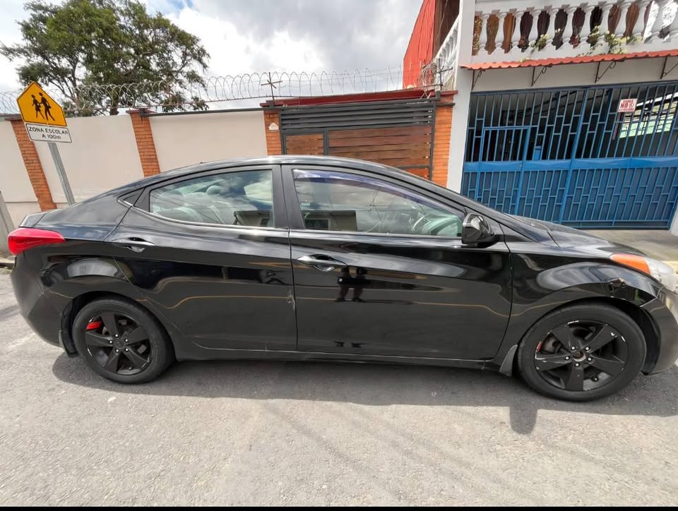 2012 Hyundai Elantra - foto 3