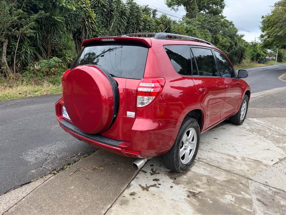 2010 Toyota RAV4 - foto 2