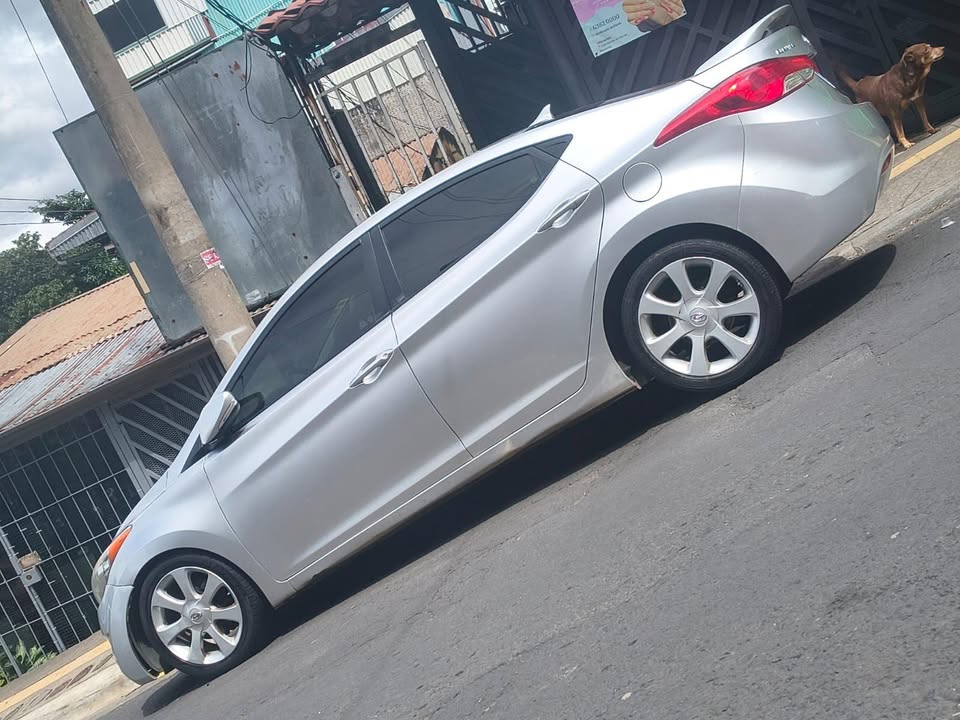 2011 Hyundai Elantra - foto 3