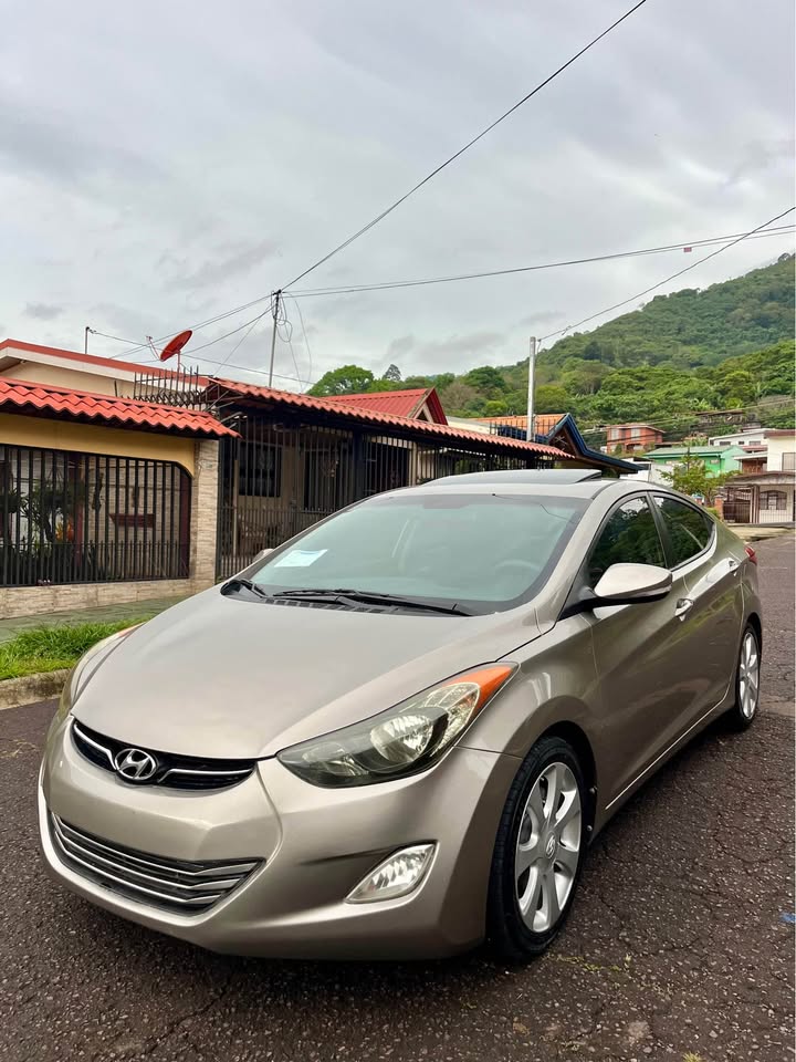 2012 Hyundai Elantra - foto 3