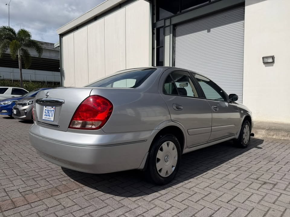 2004 Nissan Almera - foto 4