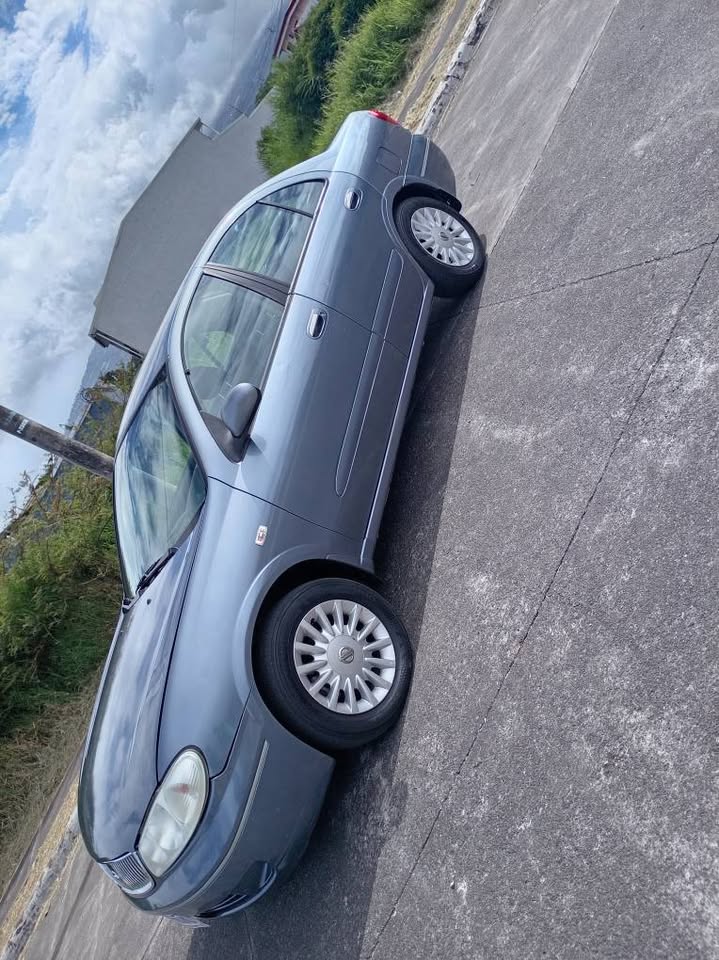 2005 Nissan Almera - foto 2