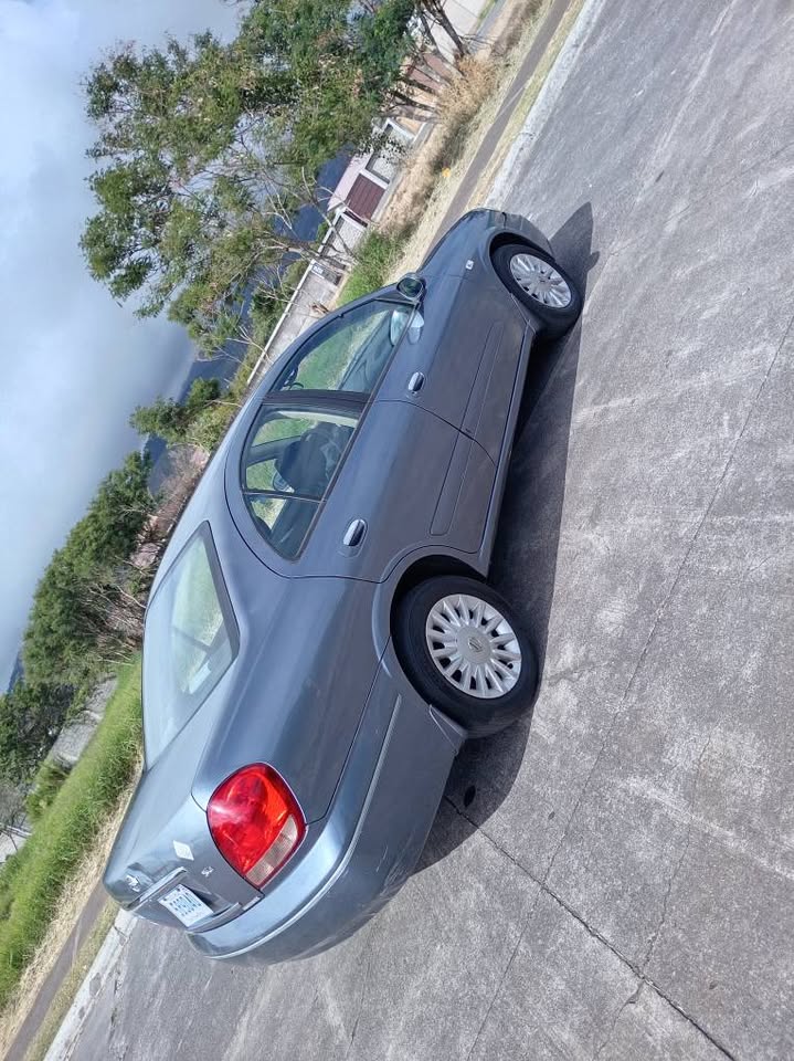 2005 Nissan Almera - foto 5