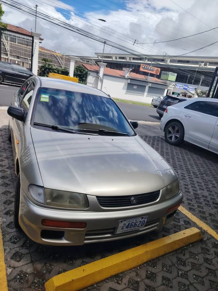 1996 Mazda Mazda3 - foto 3