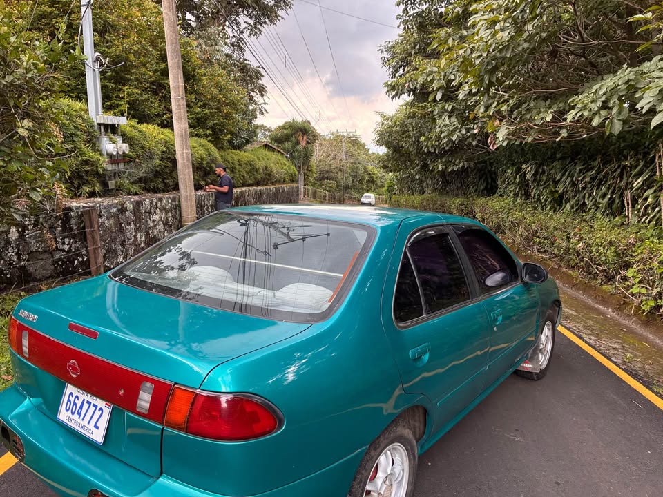 1995 Nissan Sentra - foto 5