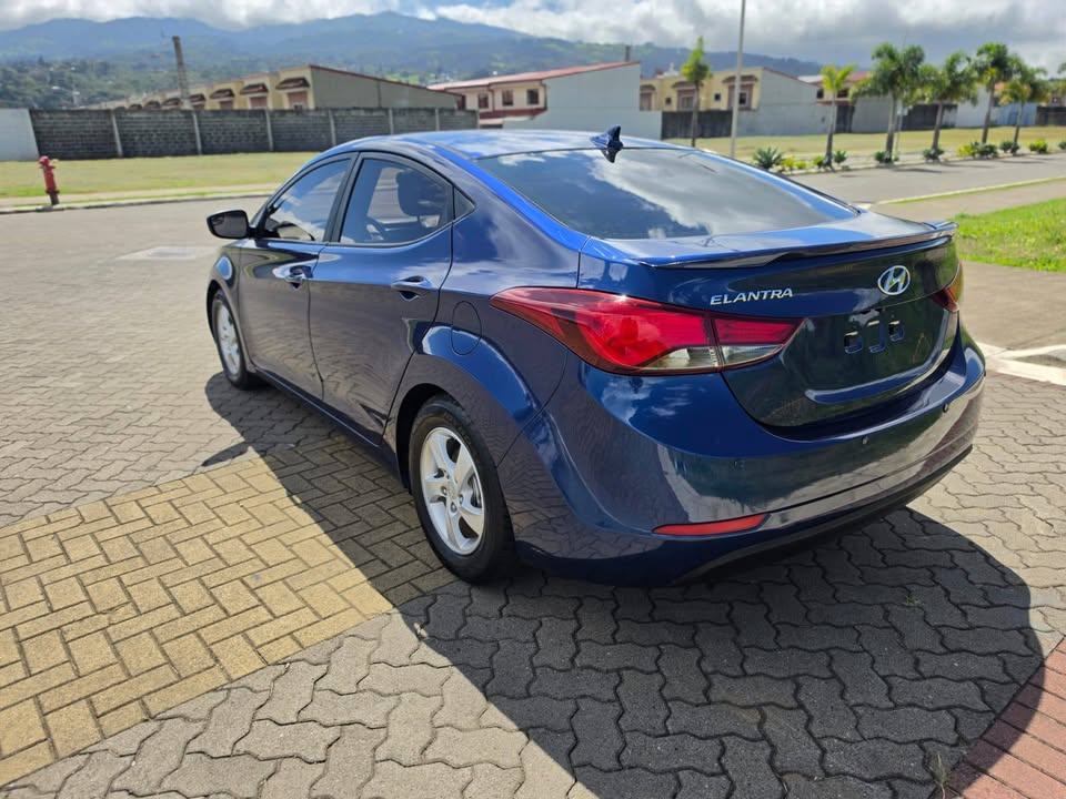 2015 Hyundai Elantra - foto 4