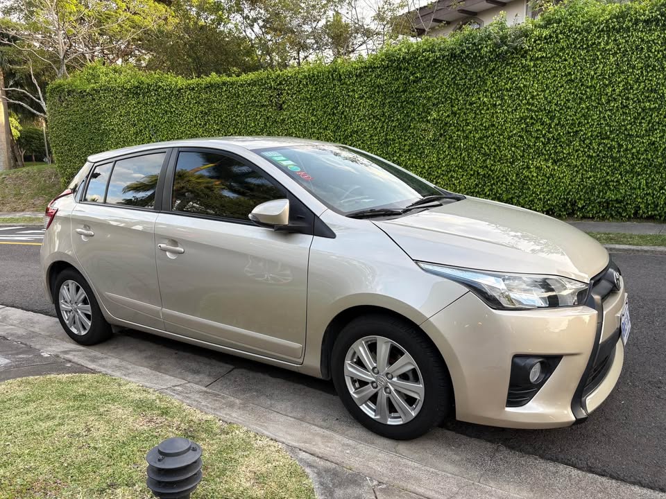 2017 Toyota Yaris - foto 2