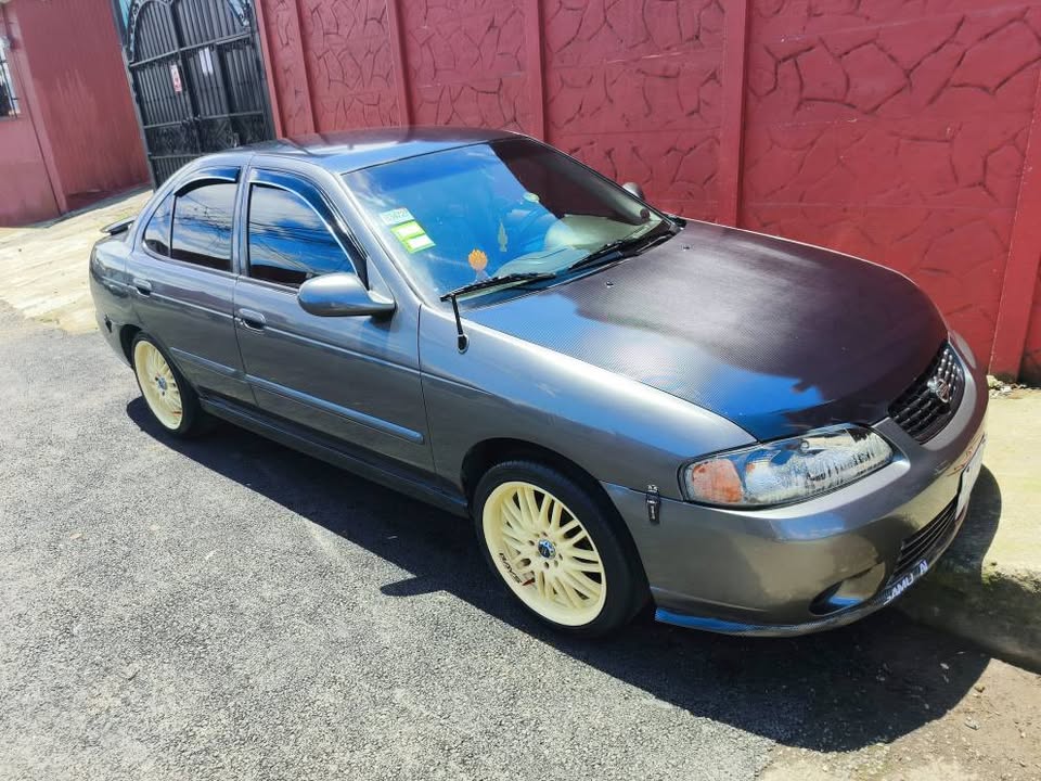2001 Nissan Sentra - foto 2