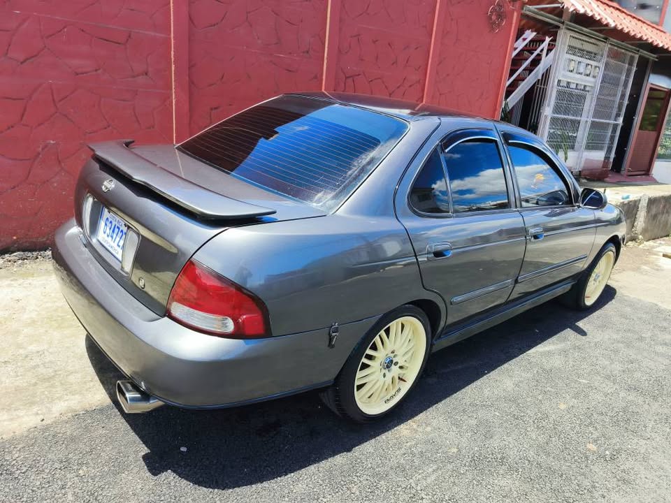 2001 Nissan Sentra - foto 4