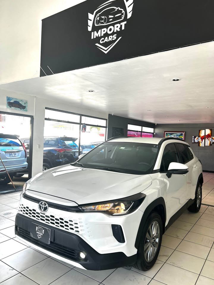 2025 Toyota Yaris Cross - foto 2