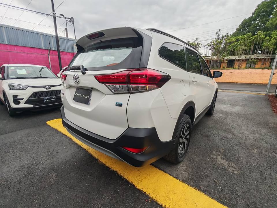 2018 Toyota Rush - foto 4