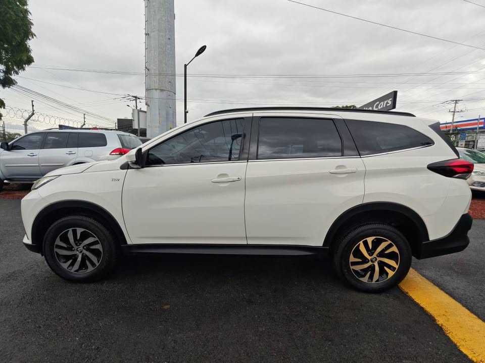 2018 Toyota Rush - foto 5