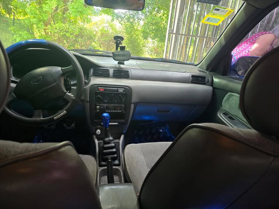 1996 Nissan Sentra - foto 2