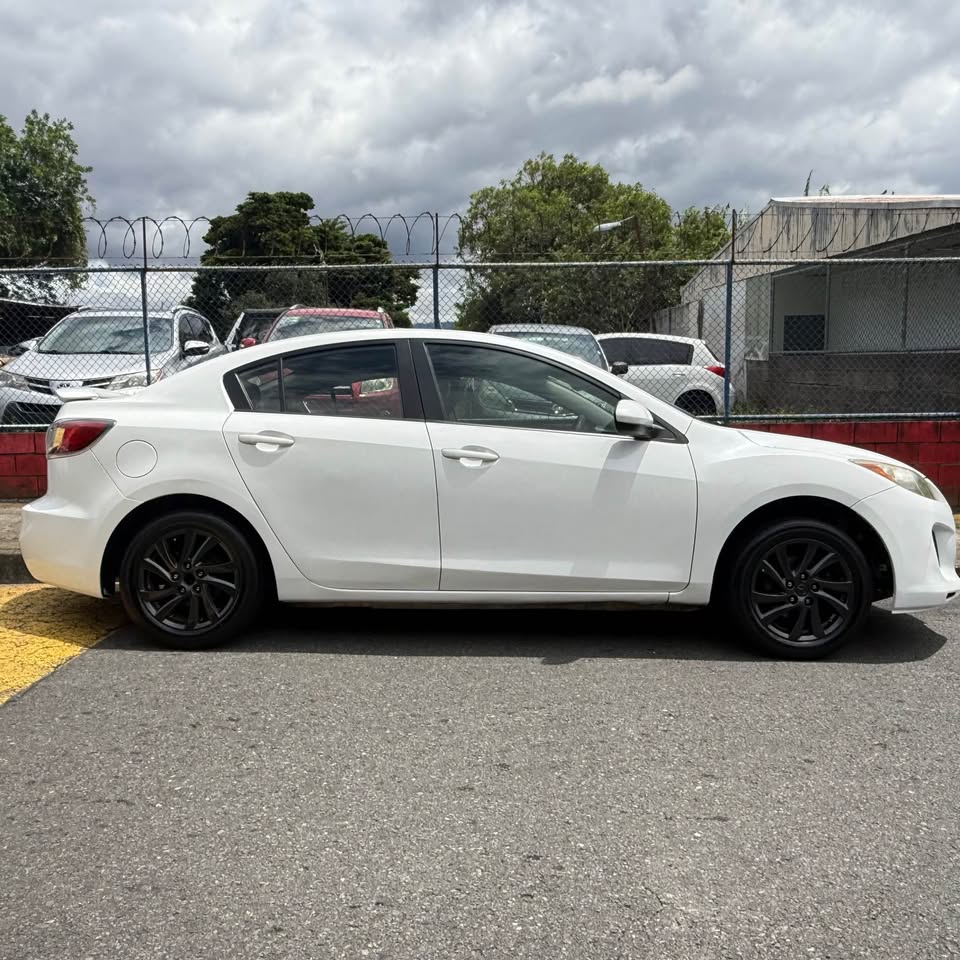 2012 Mazda Mazda3 - foto 2