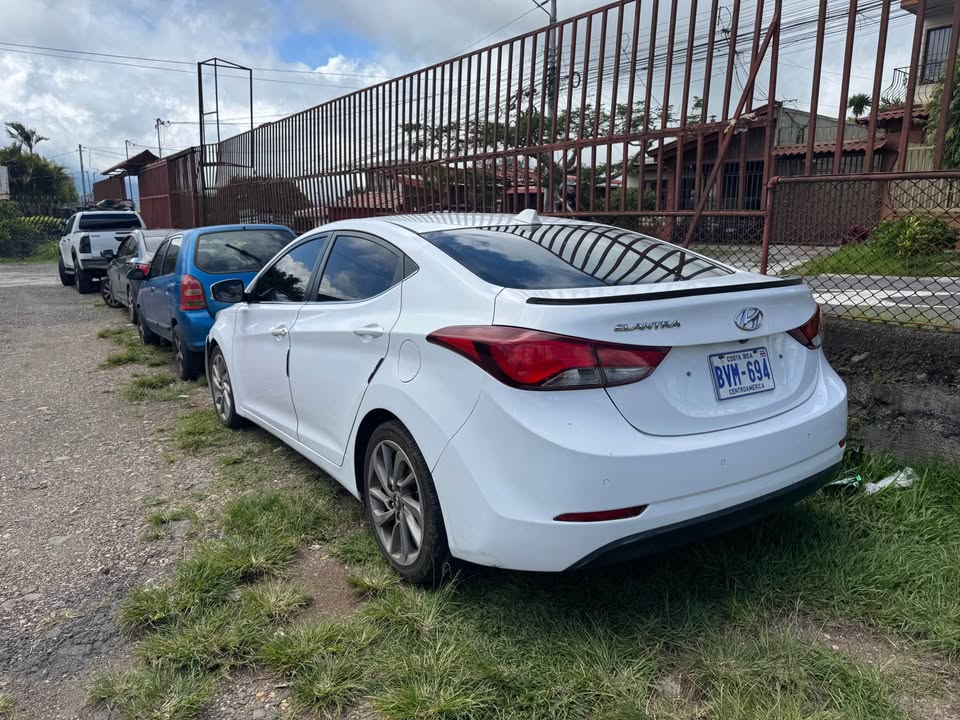 2015 Hyundai Elantra - foto 2