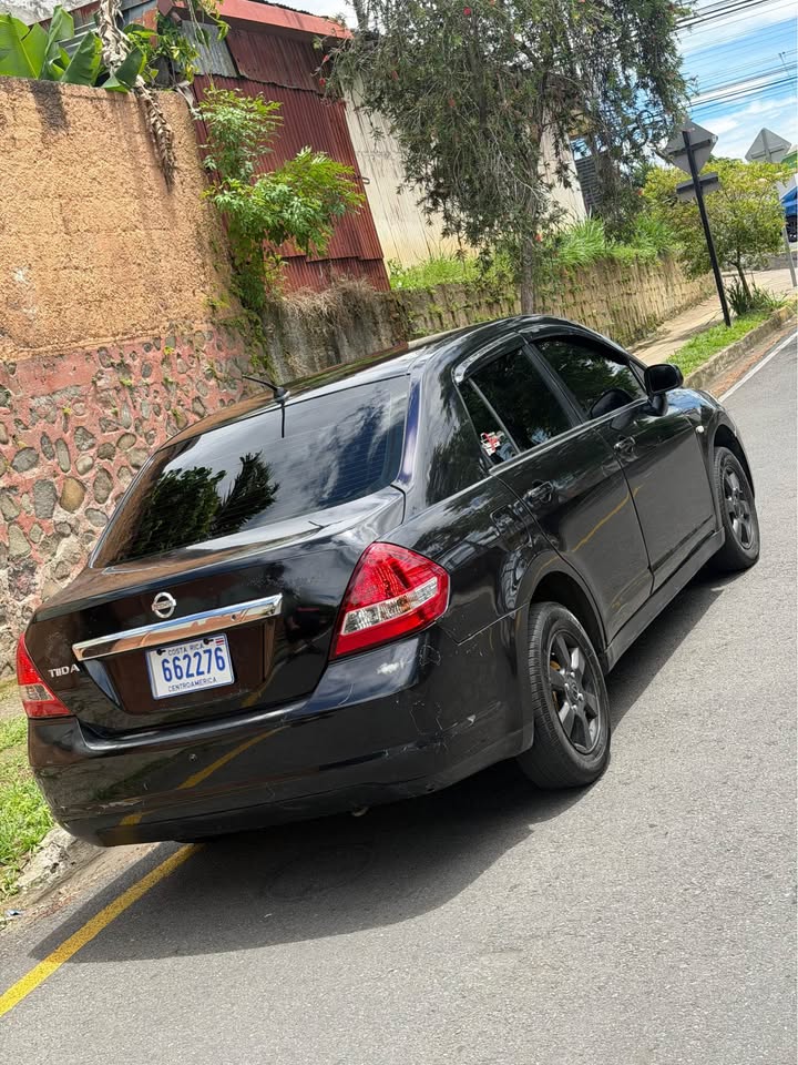 2007 Nissan Tiida - foto 2